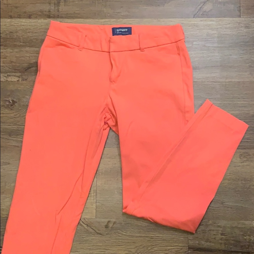Old Navy Mid Rise Salmon Pixie Pant Size 4